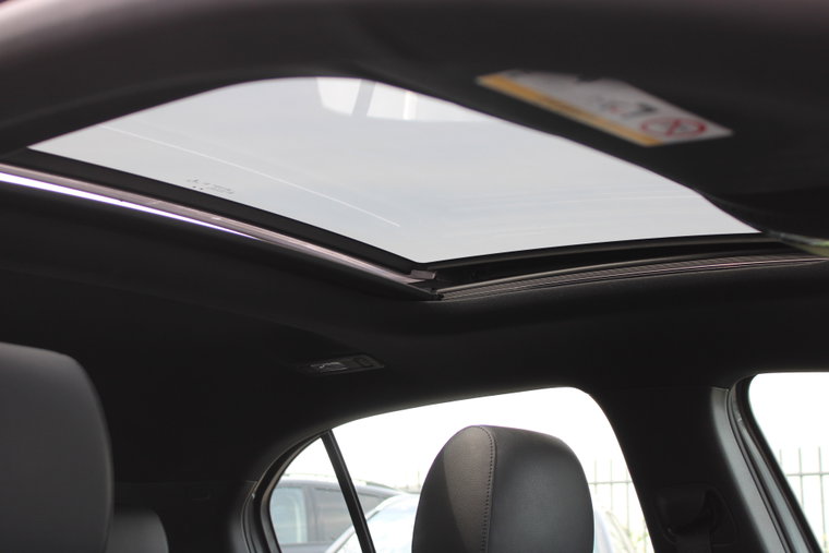 Vehicle Image 17