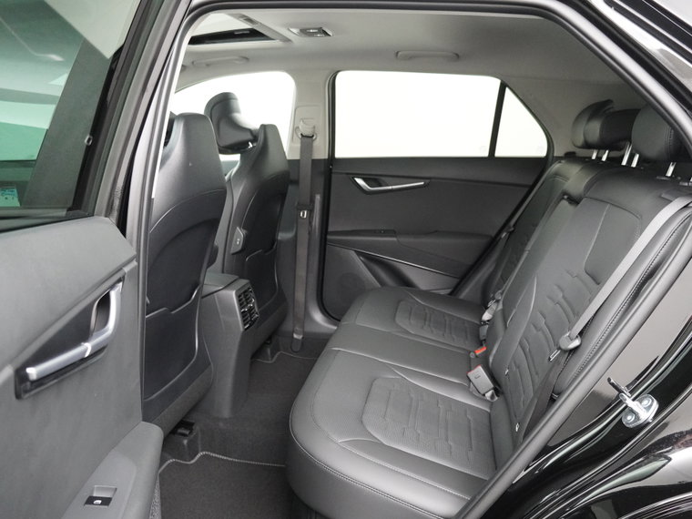 Vehicle Image 33