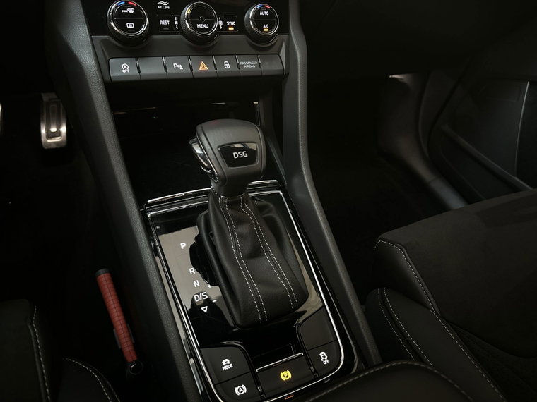 Vehicle Image 23