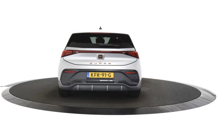 Vehicle Image 4