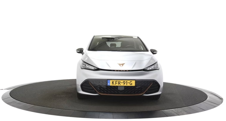 Vehicle Image 8