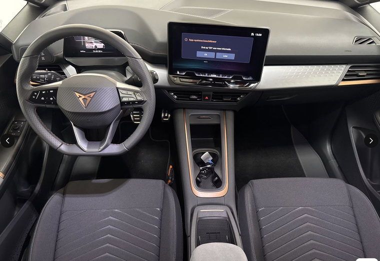 Vehicle Image 10