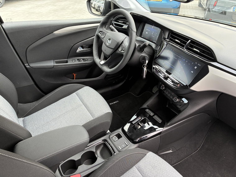 Vehicle Image 30