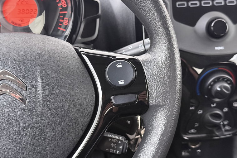 Vehicle Image 18