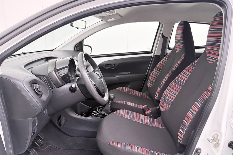 Vehicle Image 10