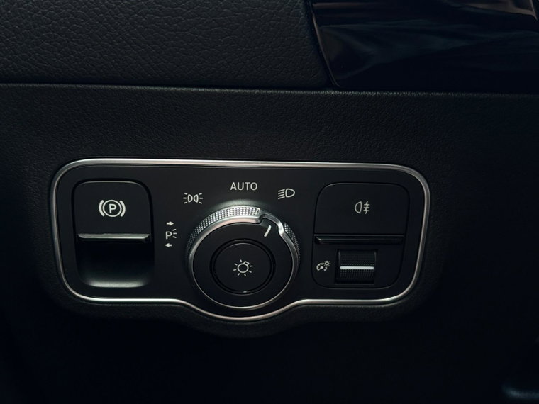 Vehicle Image 26
