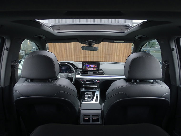 Vehicle Image 14