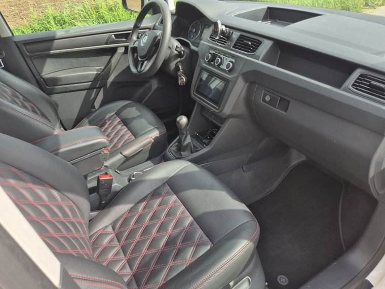 Vehicle Image 21