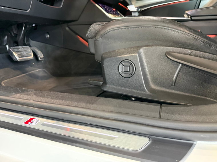 Vehicle Image 37