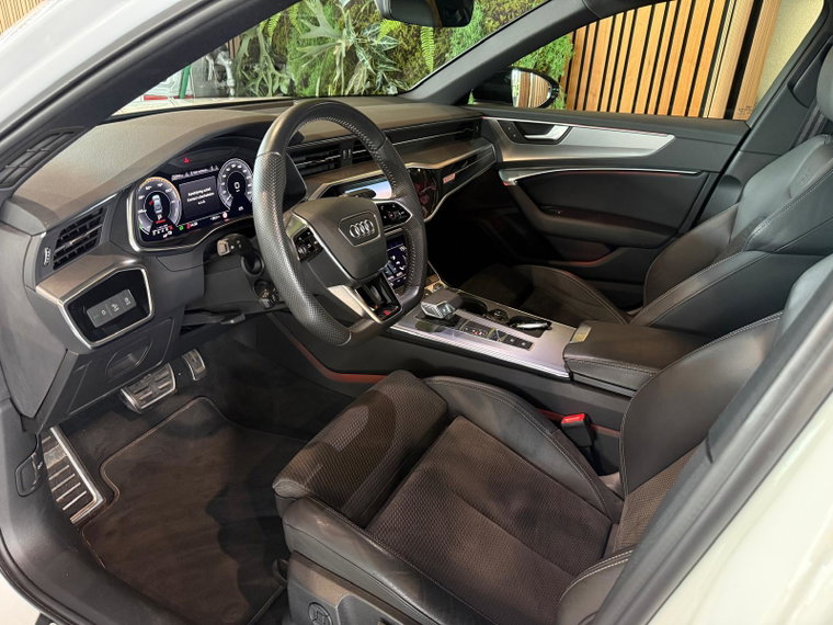 Vehicle Image 38