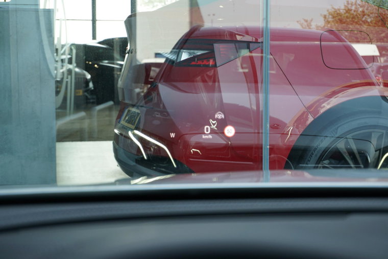 Vehicle Image 32