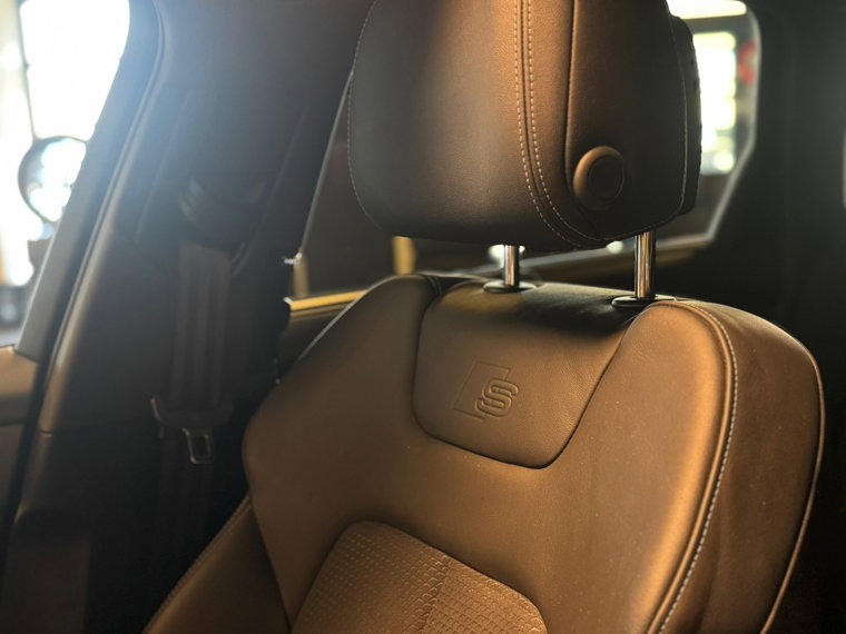 Vehicle Image 35