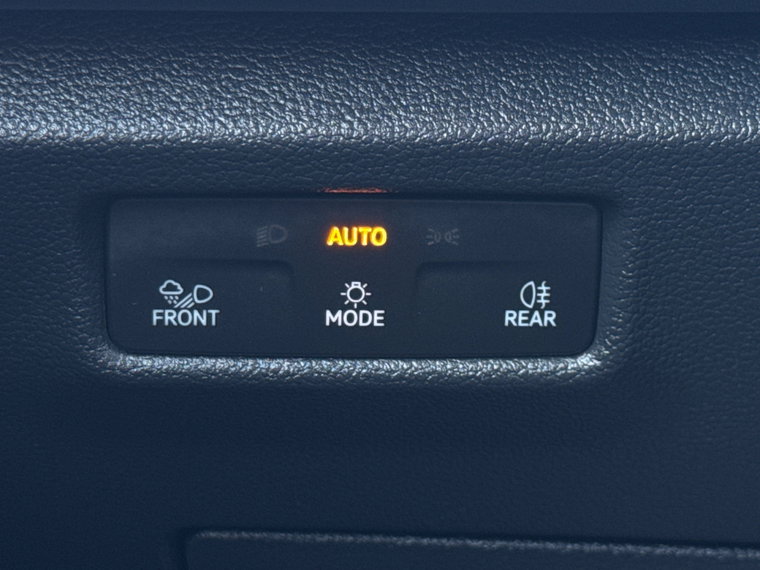 Vehicle Image 24
