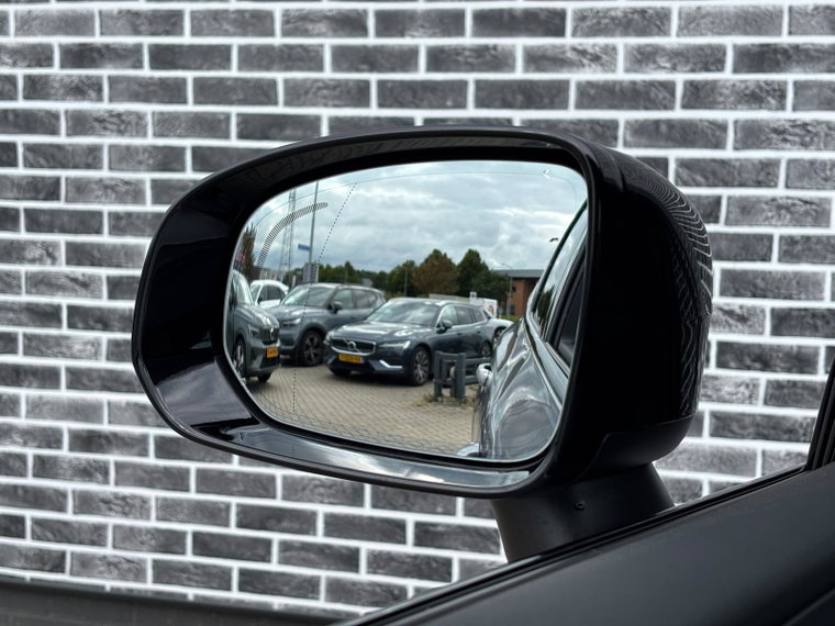 Vehicle Image 27