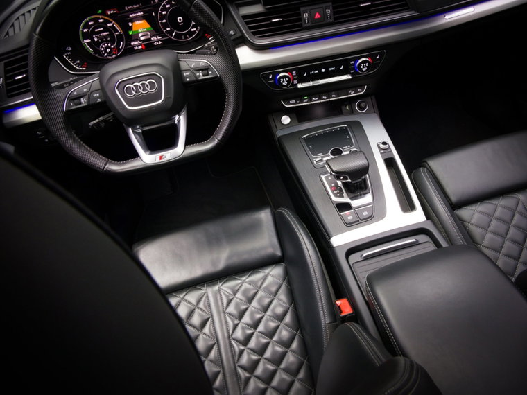 Vehicle Image 21