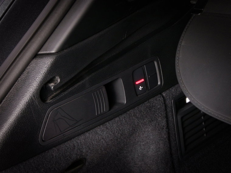 Vehicle Image 60