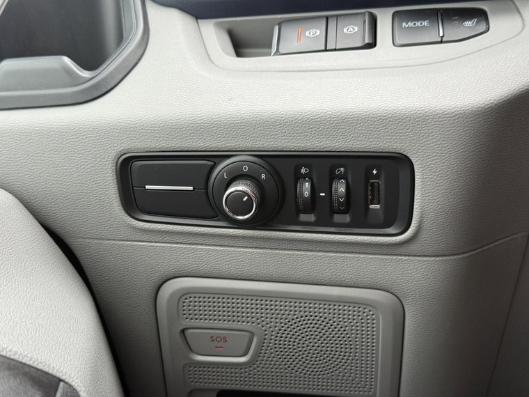 Vehicle Image 28