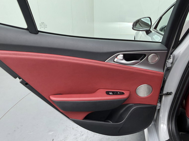 Vehicle Image 36