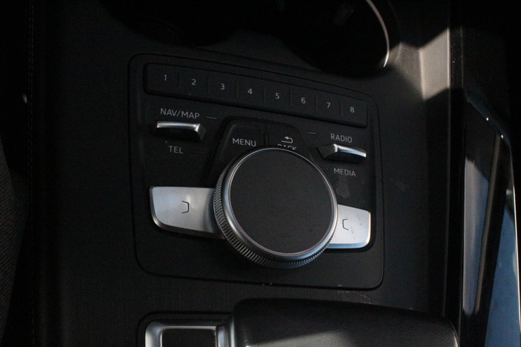 Vehicle Image 26