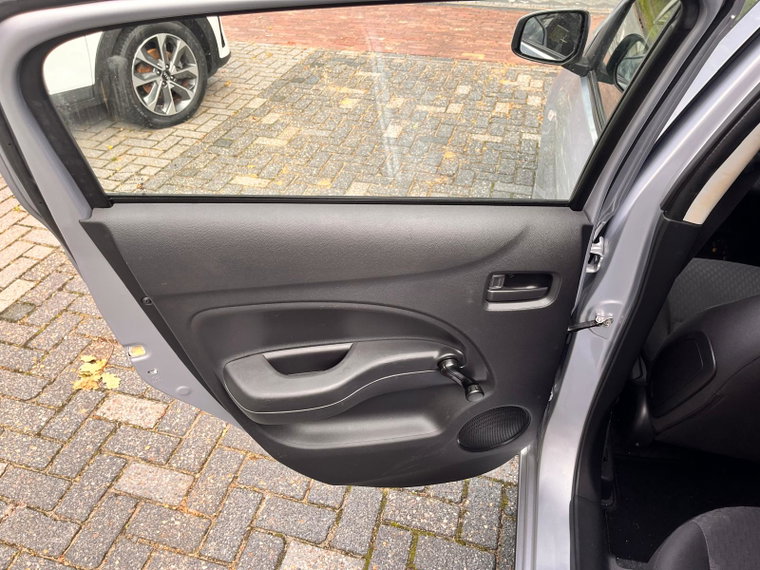 Vehicle Image 24