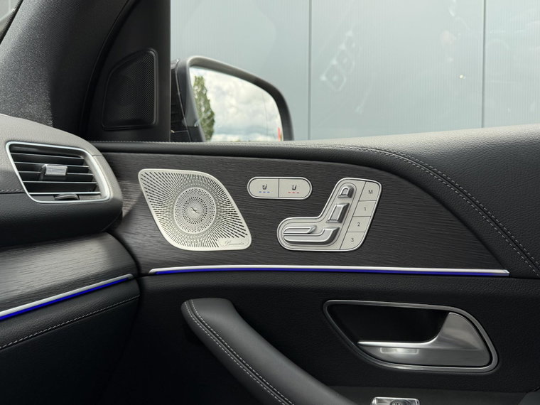 Vehicle Image 33