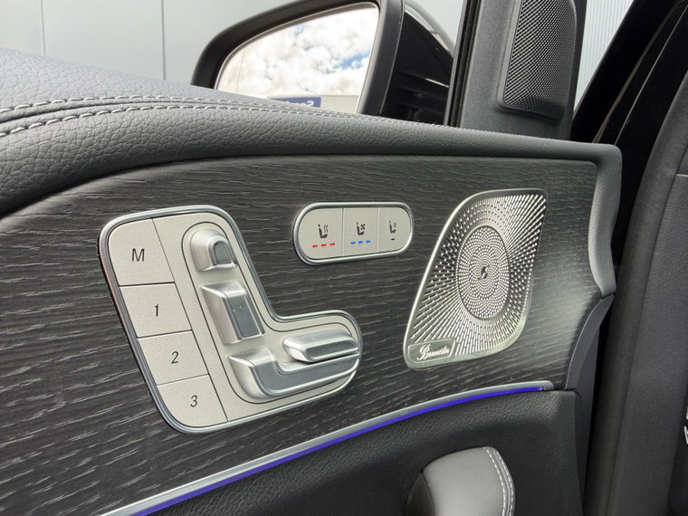 Vehicle Image 35