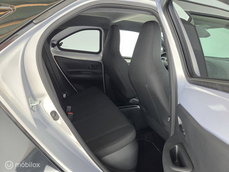Vehicle Image 21