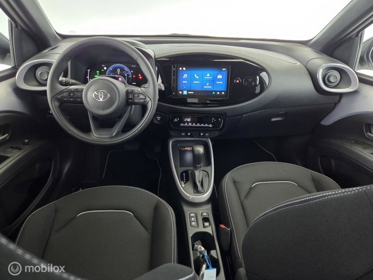 Vehicle Image 10
