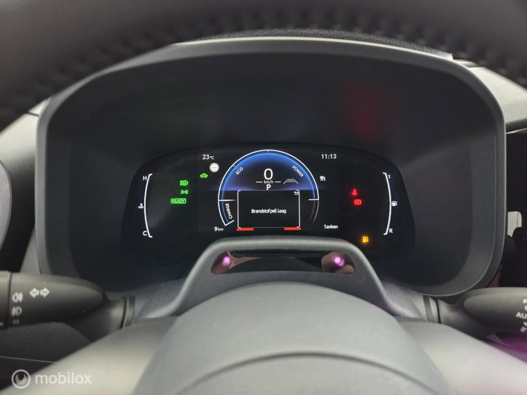 Vehicle Image 11