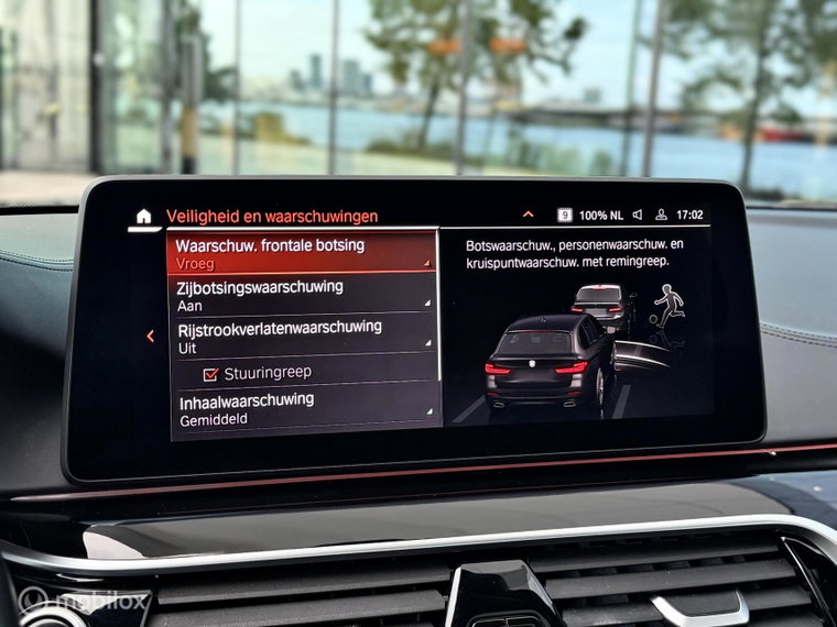 Vehicle Image 38