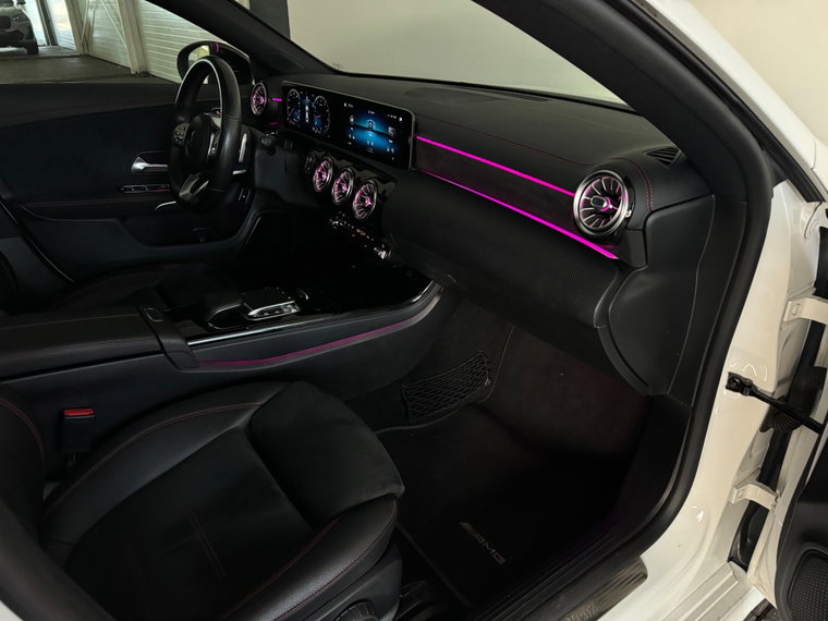 Vehicle Image 32