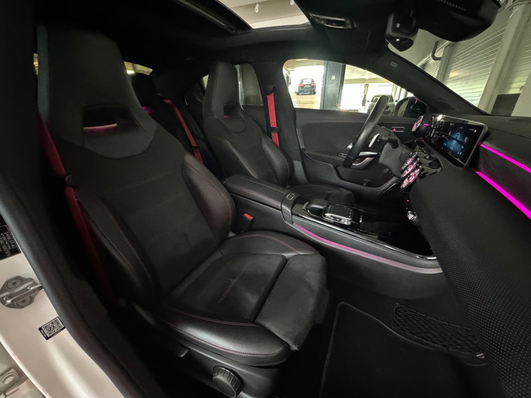 Vehicle Image 33