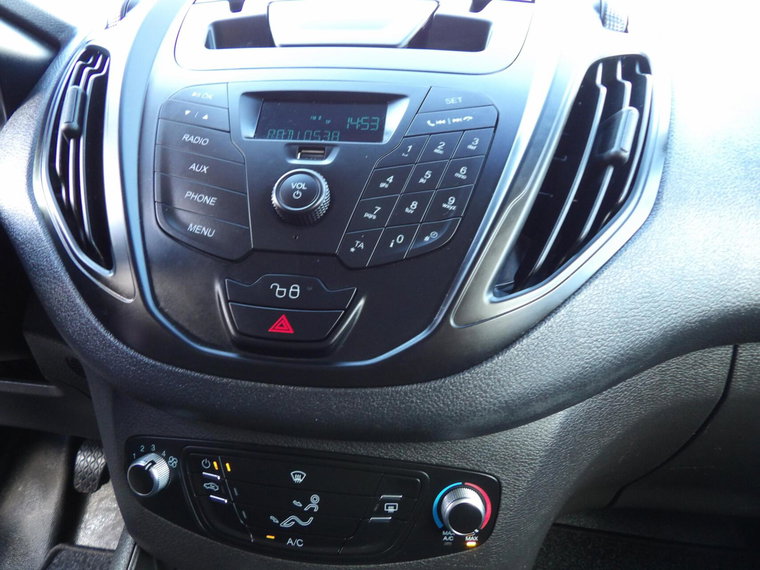 Vehicle Image 17
