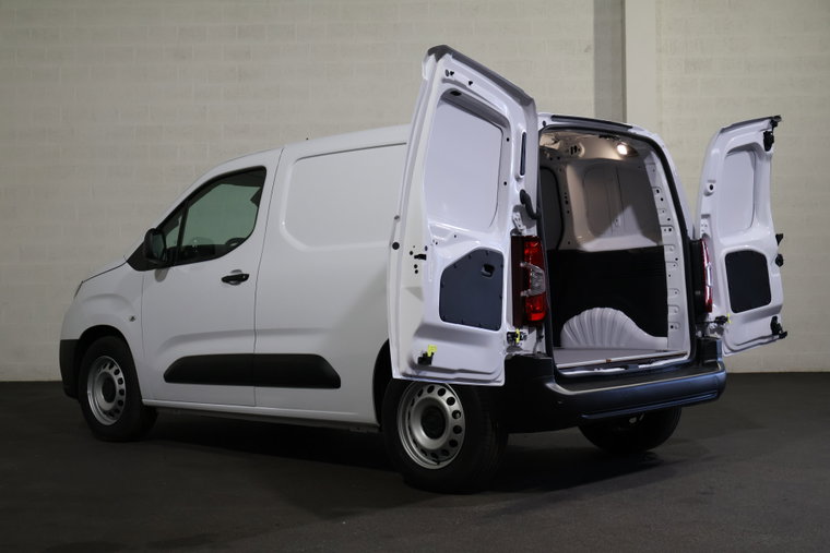 Vehicle Image 12