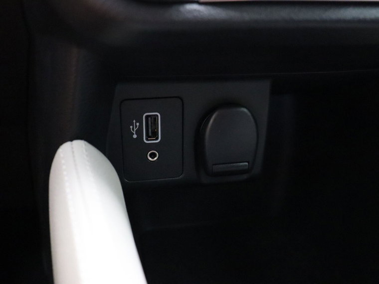 Vehicle Image 26