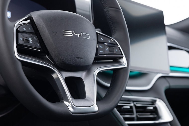 Vehicle Image 12