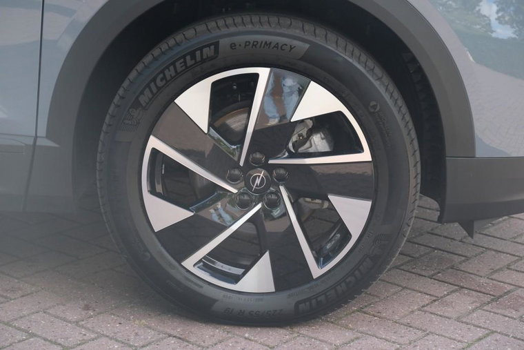 Vehicle Image 33