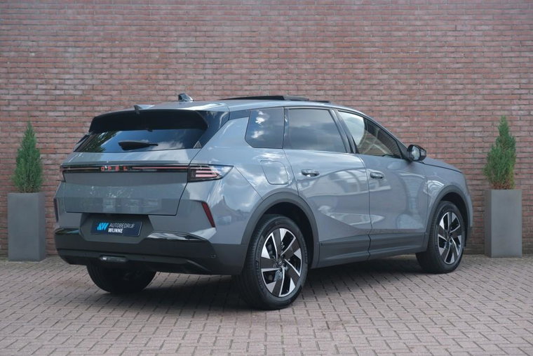 Vehicle Image 35