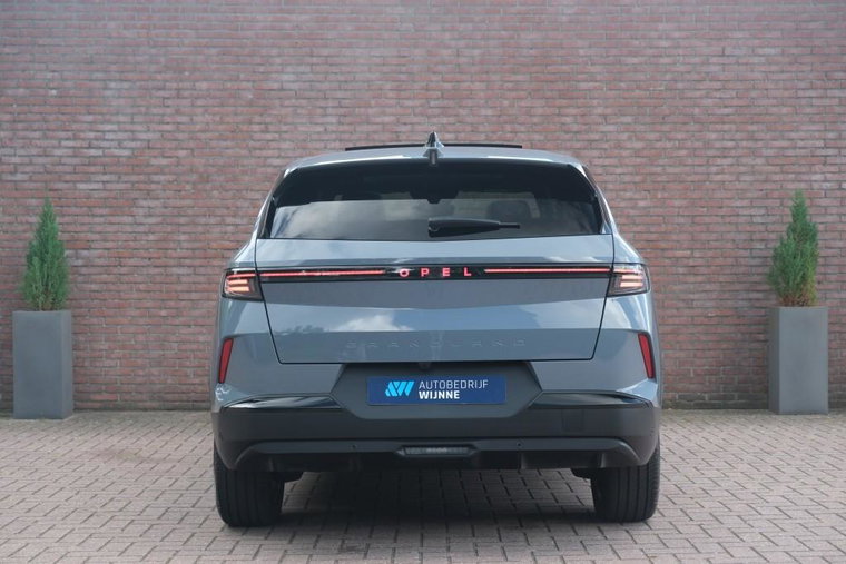Vehicle Image 38