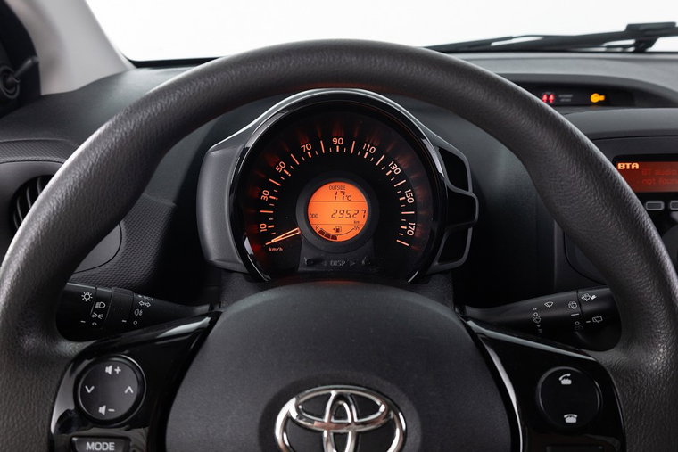 Vehicle Image 13