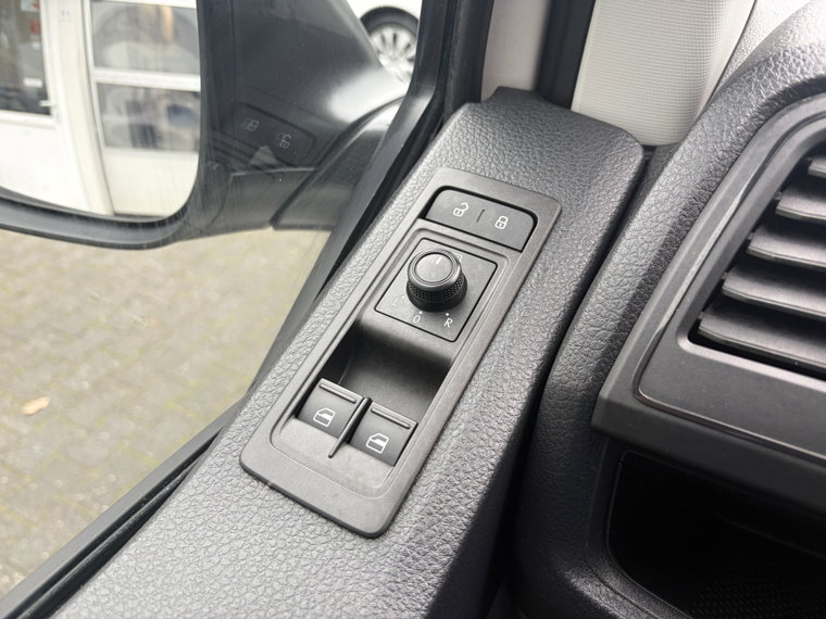Vehicle Image 27