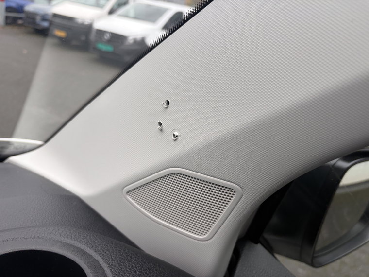 Vehicle Image 33