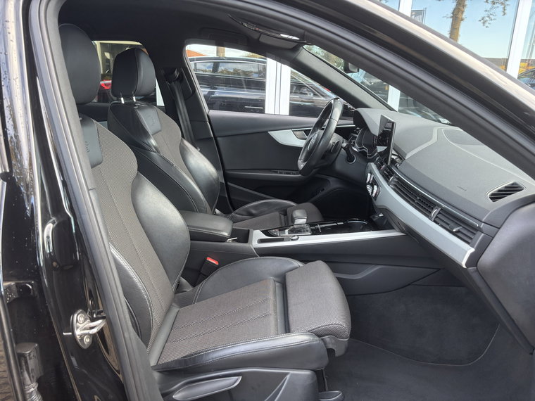 Vehicle Image 25