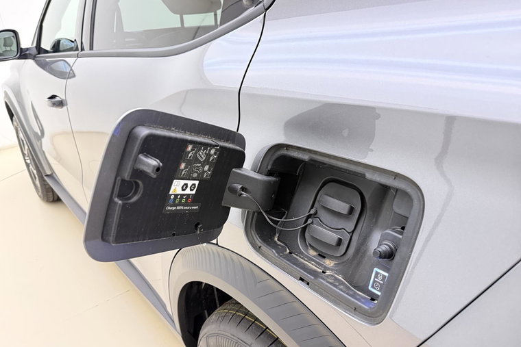 Vehicle Image 16
