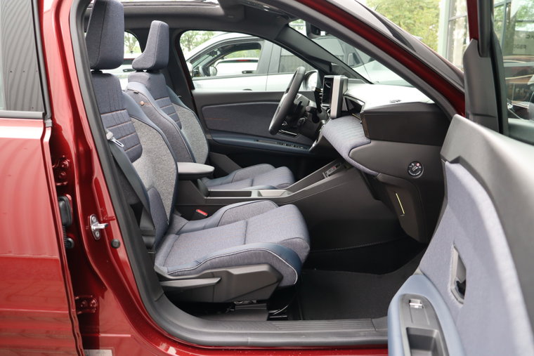 Vehicle Image 12