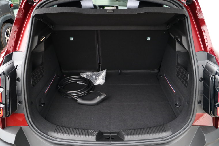 Vehicle Image 25