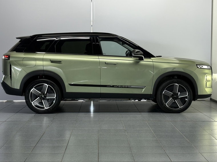 Vehicle Image 13