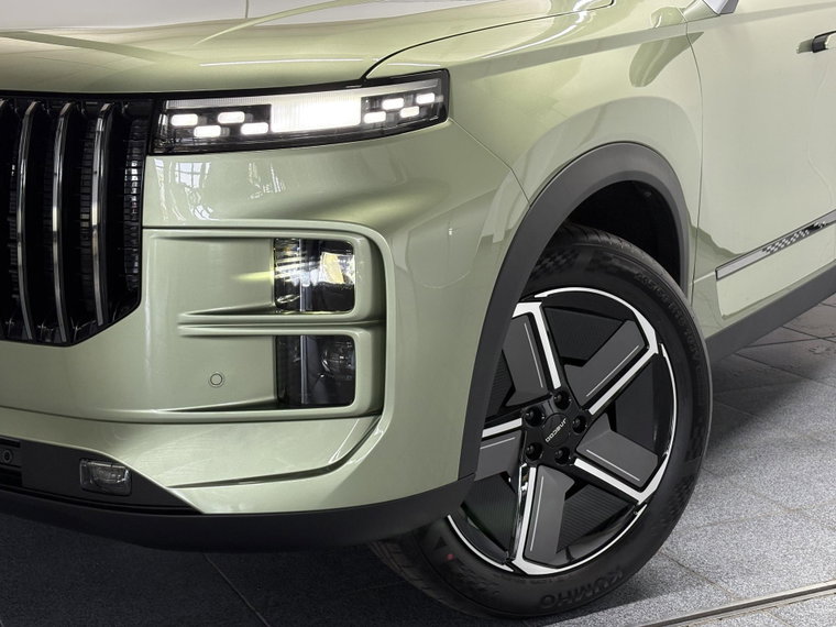 Vehicle Image 6
