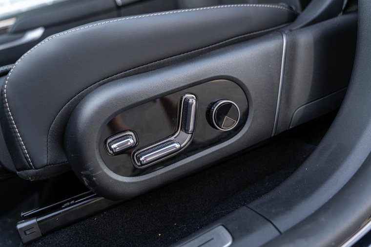 Vehicle Image 36