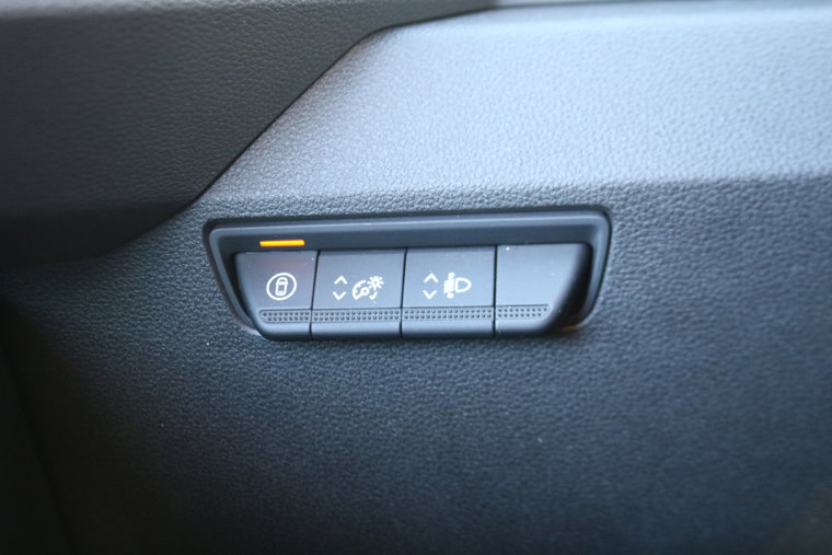 Vehicle Image 33